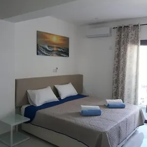 pl-hermes-studios-apartments.larnacahotels.org/